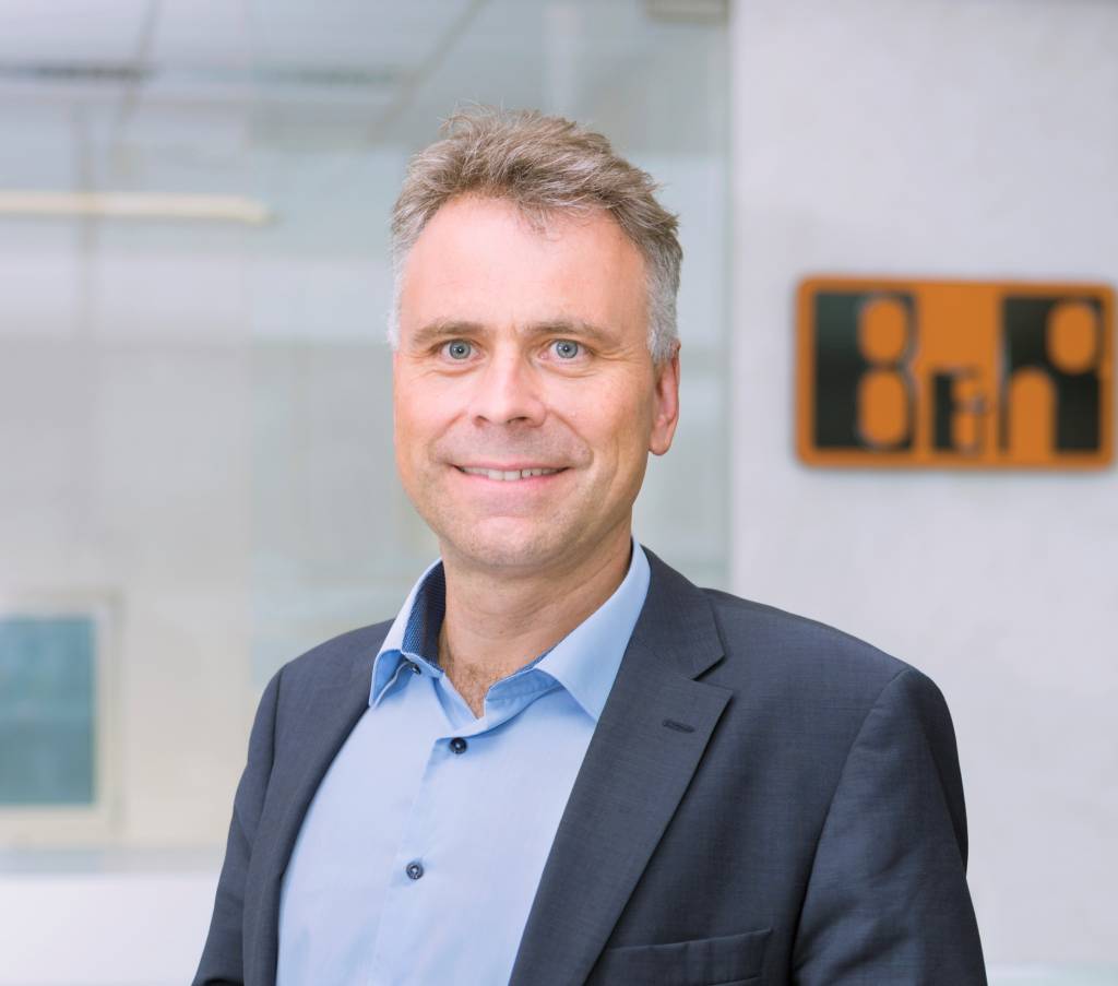 Markus Sandhöfner ist bereits seit 2001 für B&R tätig. Seit 2014 ist er Geschäftsführer der deutschen Landesgesellschaft von B&R.