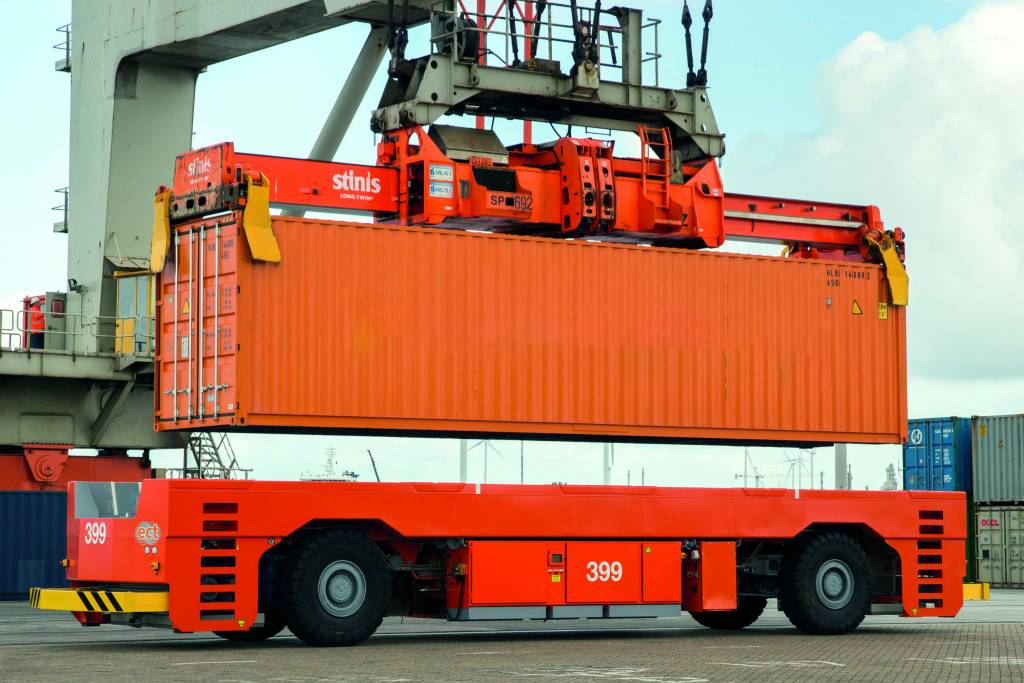 Durch den uniaxialen Drehratensensor ASC 271 sind die fahrerlosen Containertransporter mit Geschwindigkeiten bis 3,5m/s in Kurven und bis 6m/s auf gerader Strecke sicher unterwegs.