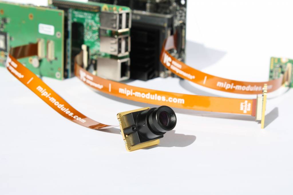 Bild 2 | Für die Kameramodule stehen geschirmte Kabel mit 200mm Länge und hohen Bandbreiten sowie ein Repeater-Board mit integrierter Triggerschnittstelle zur Verfügung.