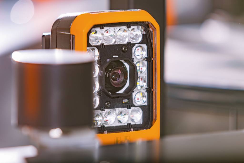 Die Smart Camera verknüpft Bildverarbeitungsaufgaben einfach und in Echtzeit.