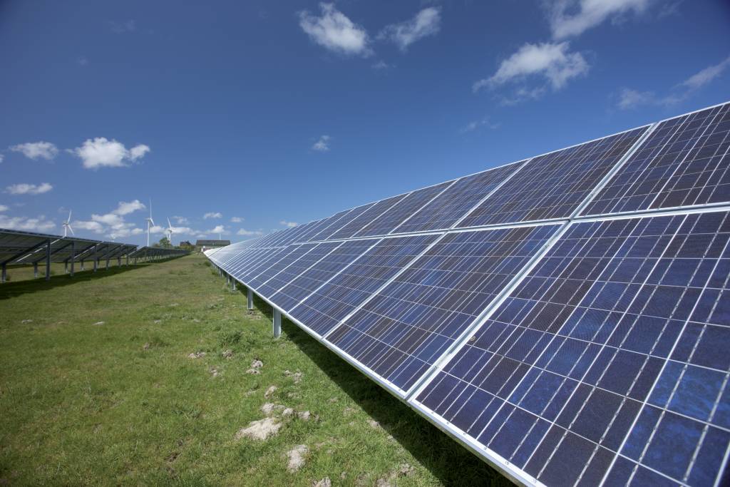 Freiflächen-Solarkraftwerke leisten einen wertvollen Beitrag zur Versorgungsicherheit und zu einer kostengünstigen erneuerbaren Stromversorgung mit hoher regionaler Wertschöpfung.
