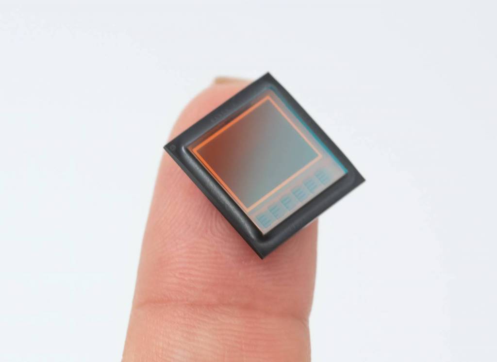 Image 1 | The CMOS-based SWIR sensor Raven has a resolution of 1,284X960 Pixel, a sensor spectrum of 0.4-1.6µm and a maximum speed of 120fps (full frame). The sensors are manufactured at a cost one thousand times lower than that of InGaAs-based SWIR sensors.