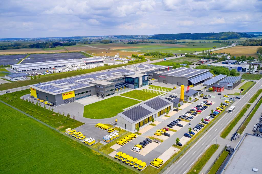 Schon seit 2019 betreibt die Alois Müller Gruppe am Hauptsitz in Ungerhausen (Allgäu) ihre CO2-neutrale und energieautarke 'Green Factory'.