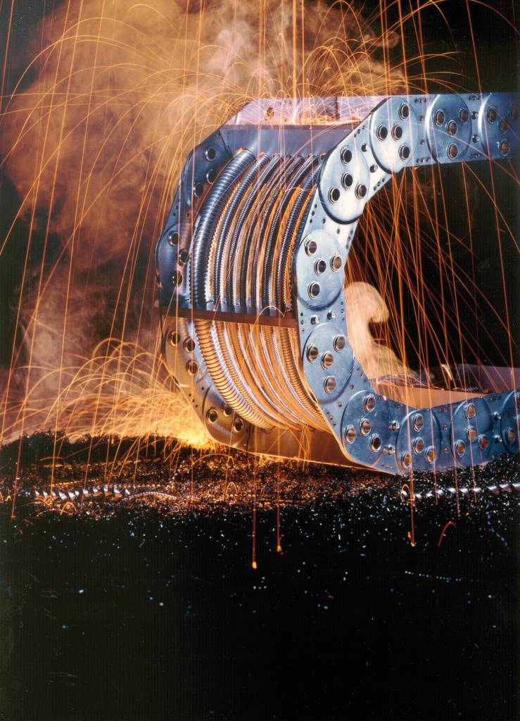 Mit ihrer hohen Belastbarkeit halten Stahlketten extremem Temperaturen und mechanischen Beanspruchungen stand.