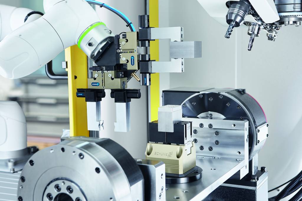 Mit den Applikations-Kits MTB bietet Schunk einen komfortablen Einstieg in die Teilautomatisierung von Werkzeugmaschinen mit Cobots.