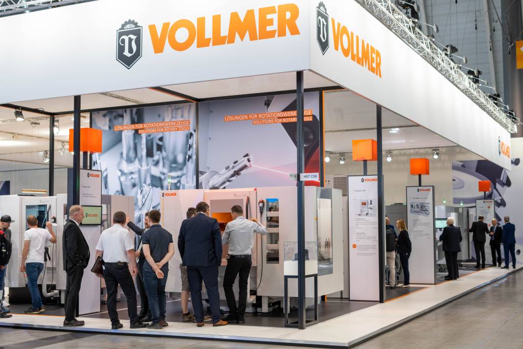 Auf der Stuttgarter Fachmesse AMB 2022 zeigt Vollmer der internationalen Metallindustrie seine Schärfmaschinen und Services für die effiziente Bearbeitung von Rotationswerkzeugen, die aus Hartmetall bestehen oder mit PKD bestückt sind.