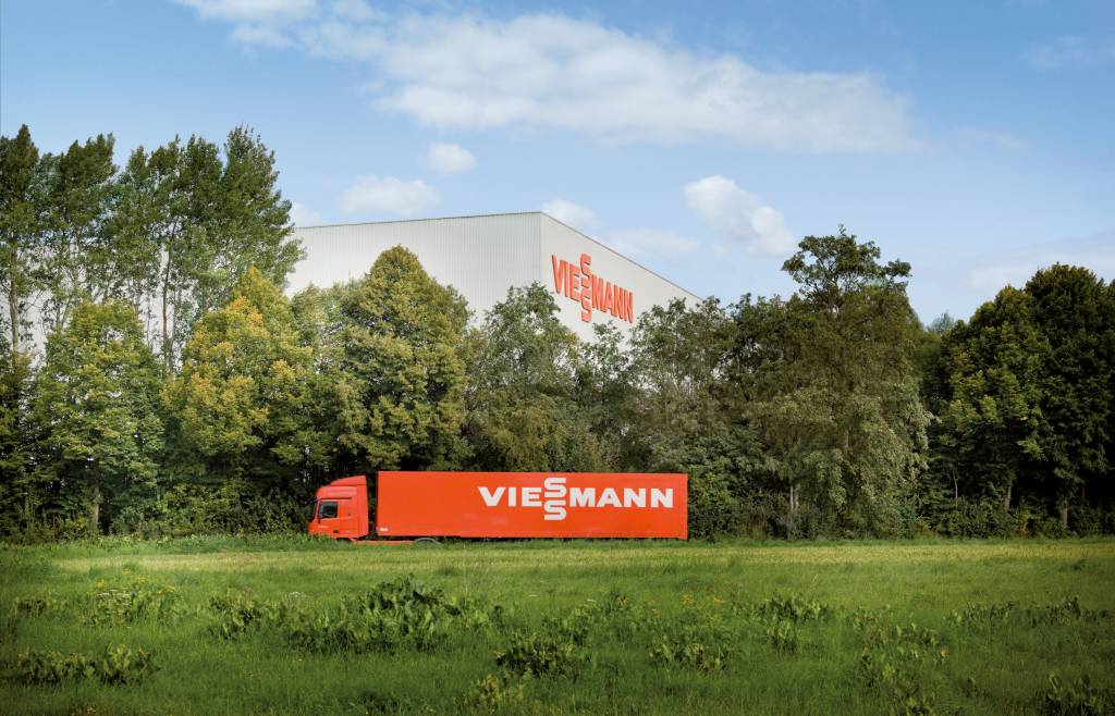 Die Viessmann Group optimiert ihr Warenverteilzentrum (WVZ) in Allendorf (Eder) im Rahmen des Projekts 'WVZ 2025' auf den erwarteten Durchsatz der nächsten Jahre.