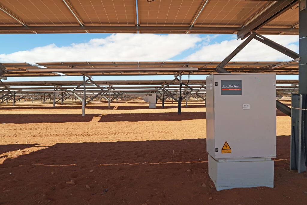Bild 1 | Für eine ertragreiche Energiegewinnung durch Sonnenkraft ist der reibungslose Betrieb von PV-Anlagen unabdingbar und nur durch eine durchgängige wie standortunabhängige Datenüberwachung sicherzustellen.