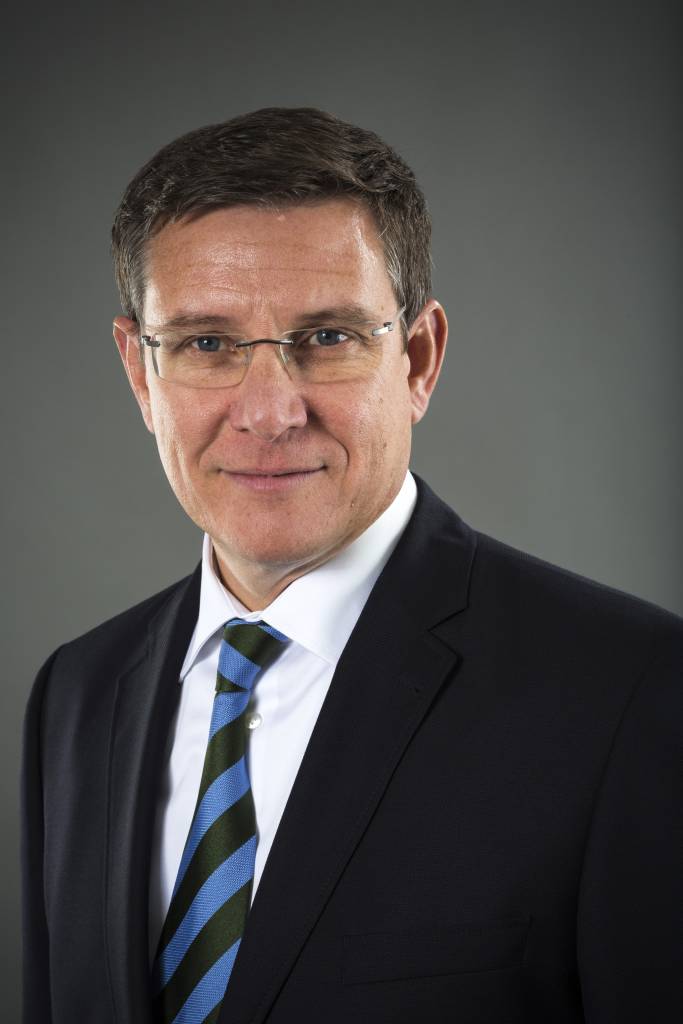 Ken Dufford Vice President Europe, Crown Gabelstapler