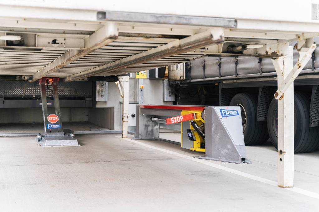 Die sicherheitstechnische Kombilösung Stop Trucks & Stop Bodies von Expresso wurde in Europa inzwischen über 1.000 mal installiert.