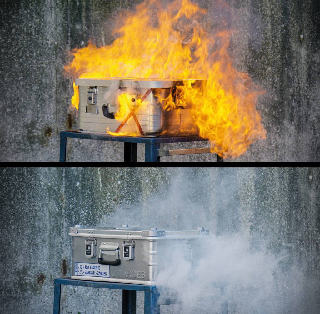 Die Zarges Transportbox mit Gefahrgutzulassung (u.) ist mit einem feuerfesten Polster- und Aufsaugmaterial aus texturierten Glasfasern ausgekleidet - und schützt so die Umgebung und minimiert die Folgen eines Akku-Brandes.