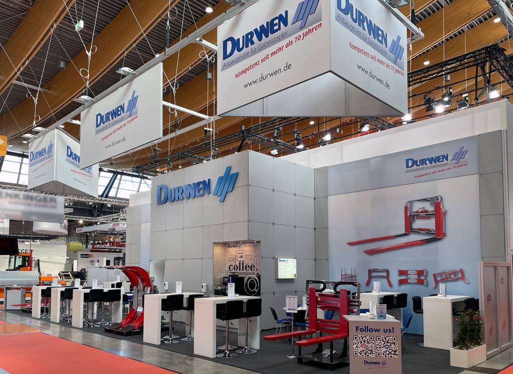 Durwen hat seinen Messestand auf über 130m² erweitert und präsentiert modernste Gabelstapler-Anbaugeräte.